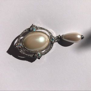 pearl pin